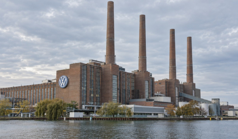 Volkswagen’da 31 Ekim gerilimi: 120 bin çalışan için grev uyarısı